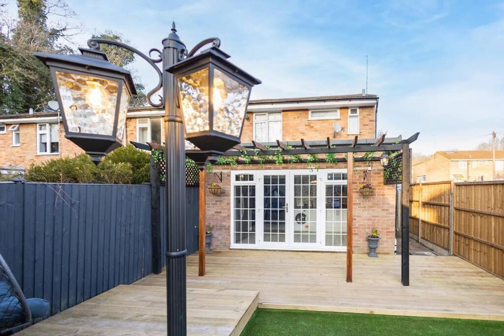 Hogwarts Hideaway Themed Property Watford  Esterno foto