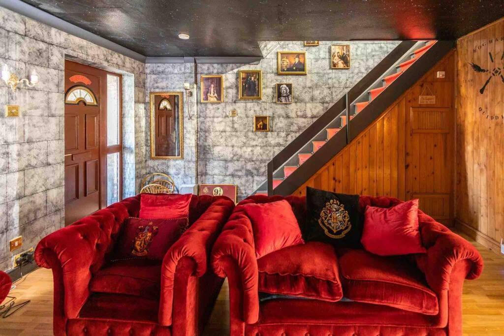 Hogwarts Hideaway Themed Property Watford  Esterno foto