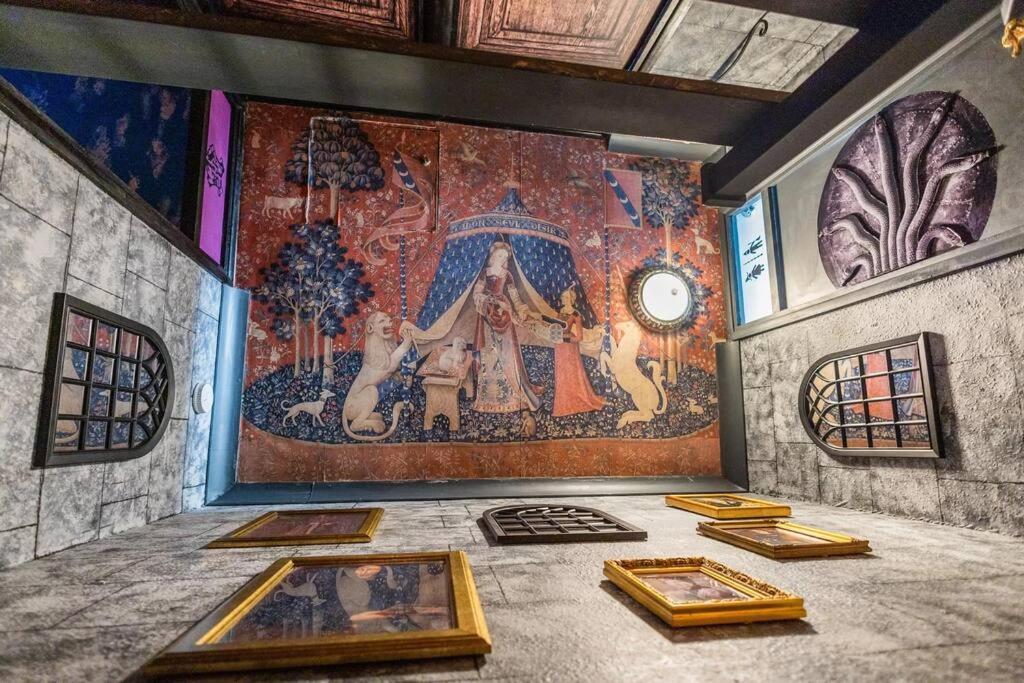 Hogwarts Hideaway Themed Property Watford  Esterno foto