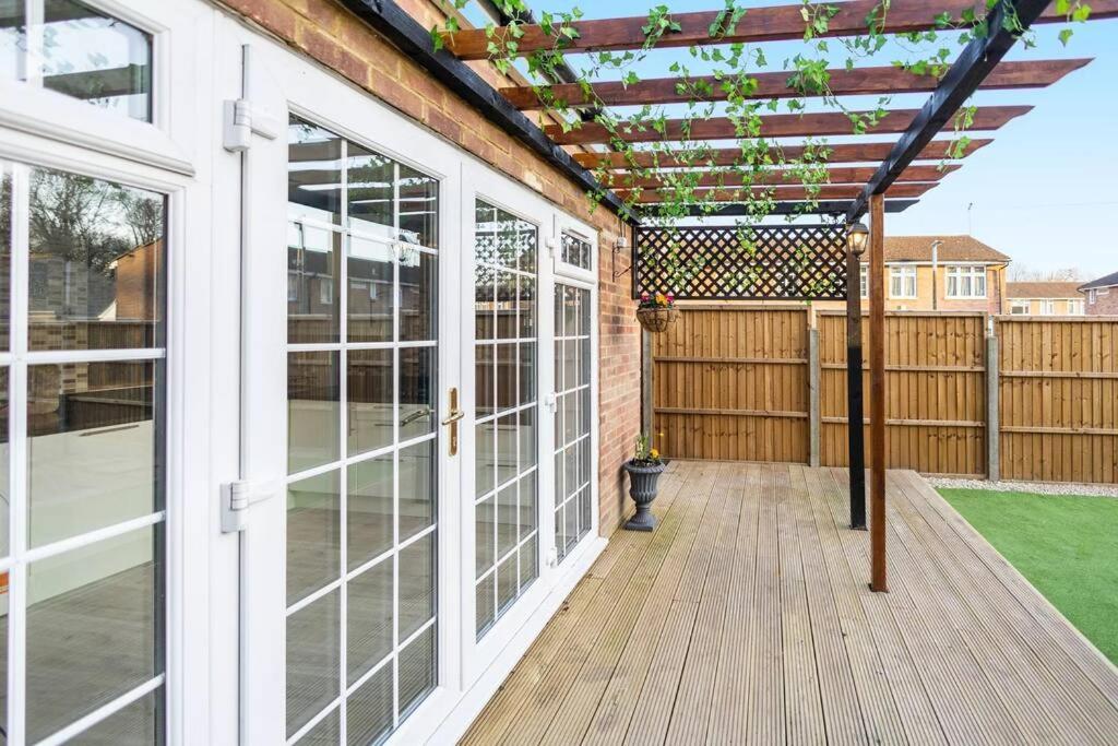Hogwarts Hideaway Themed Property Watford  Esterno foto